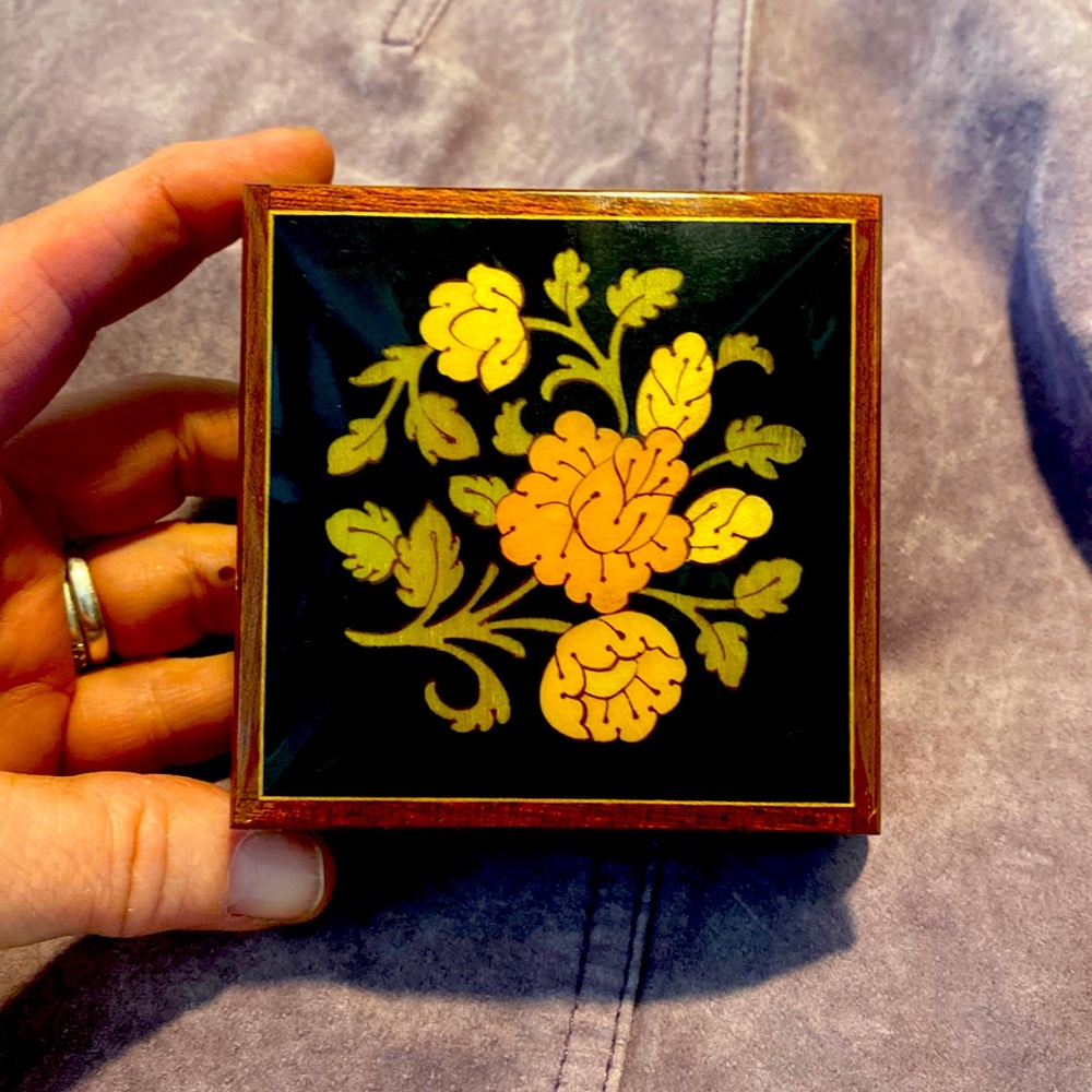 Beautiful Inlaid Italian Made Trinket Box.